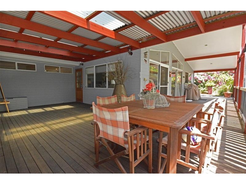 18 Central Avenue, Tamborine Mountain QLD 4272