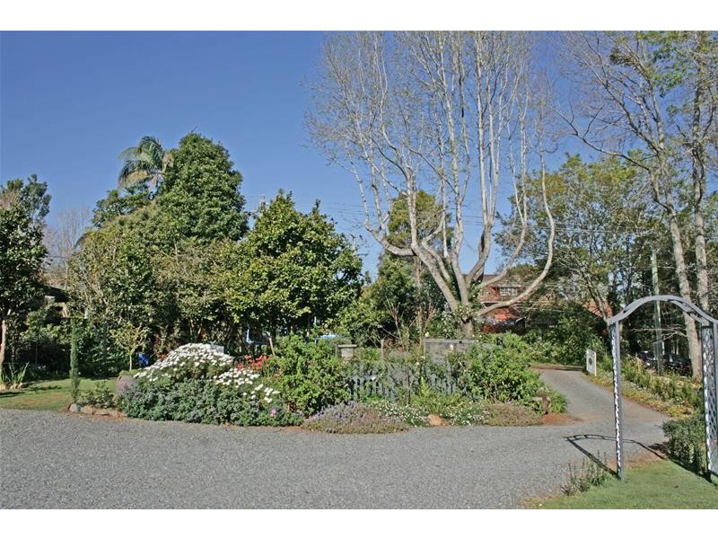 18 Central Avenue, Tamborine Mountain QLD 4272