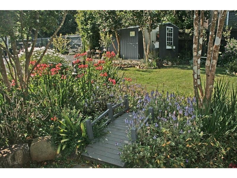 18 Central Avenue, Tamborine Mountain QLD 4272