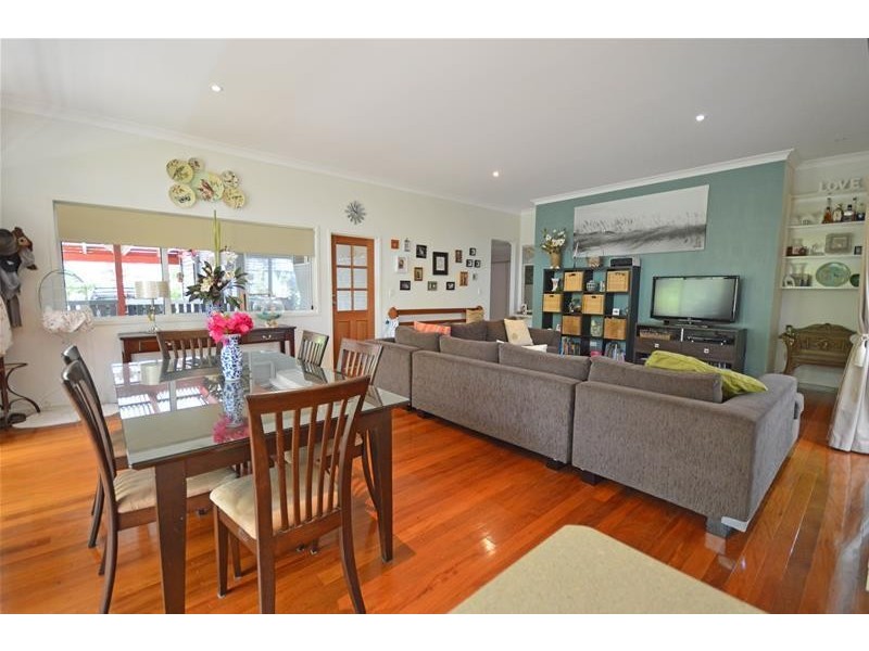 18 Central Avenue, Tamborine Mountain QLD 4272