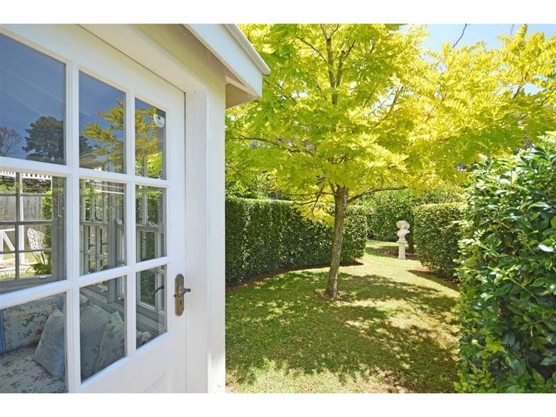 22 Cliff Way, Tamborine Mountain QLD 4272