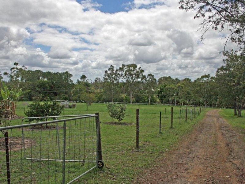 71 Hazel Road, Tamborine QLD 4270