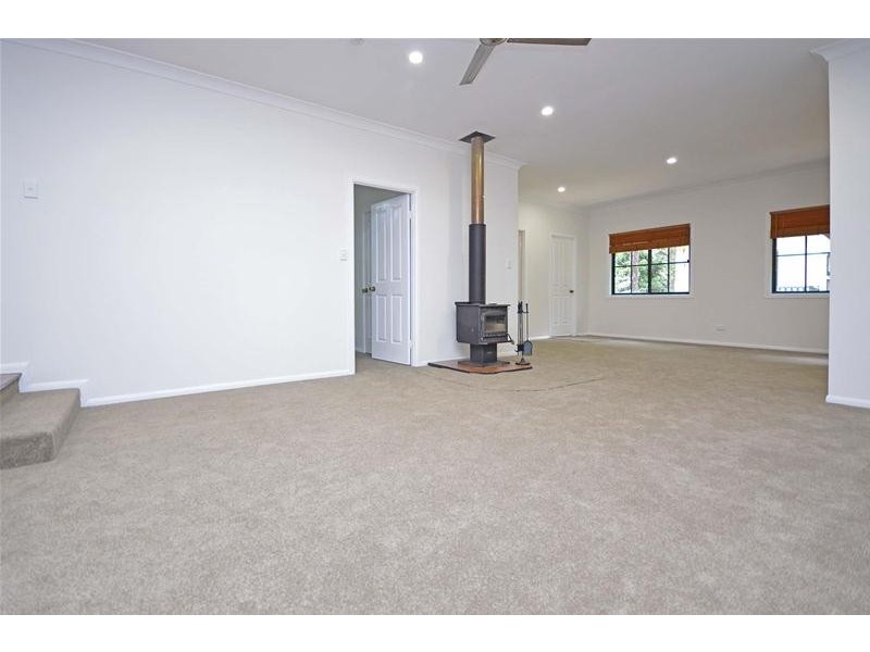 42 Dapsang Drive, Tamborine Mountain QLD 4272