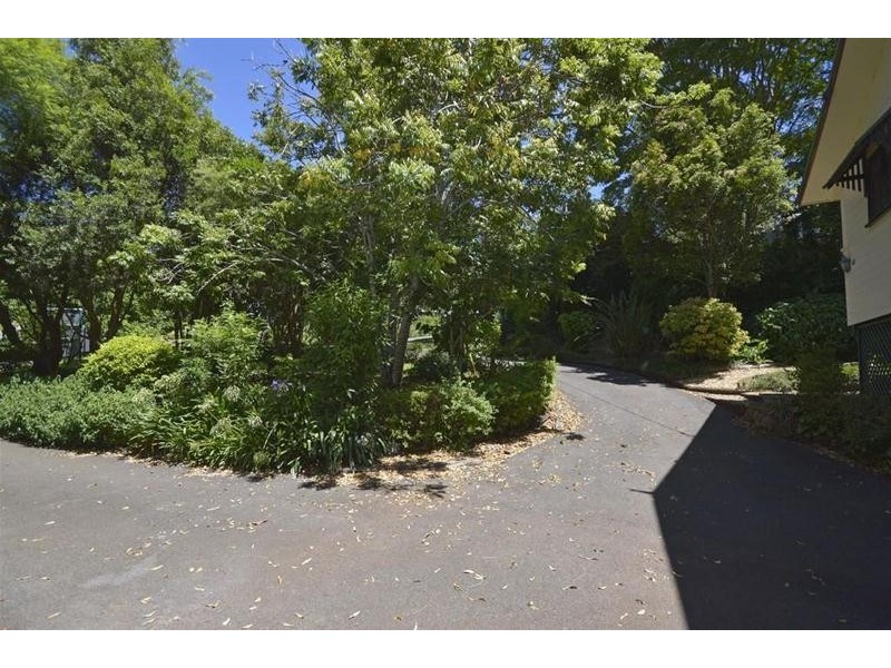 42 Dapsang Drive, Tamborine Mountain QLD 4272