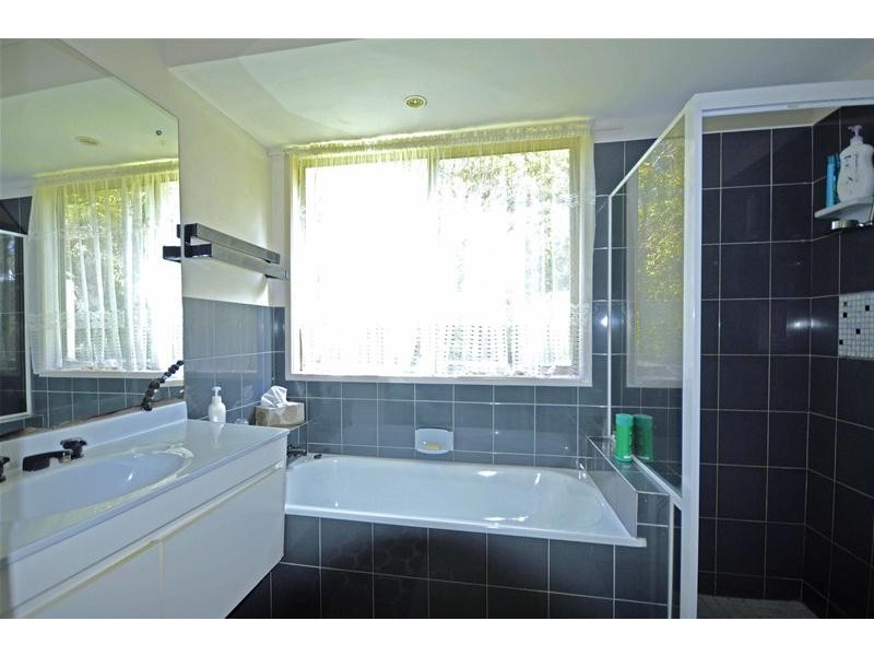 13-15 Leona Court, Tamborine Mountain QLD 4272