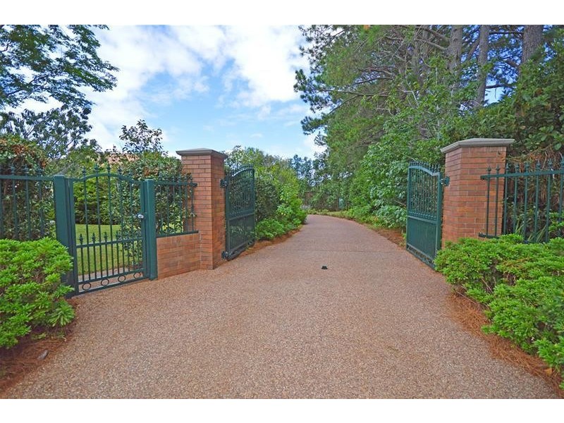 129 Curtis Road, Tamborine Mountain QLD 4272