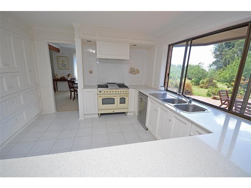 129 Curtis Road, Tamborine Mountain QLD 4272