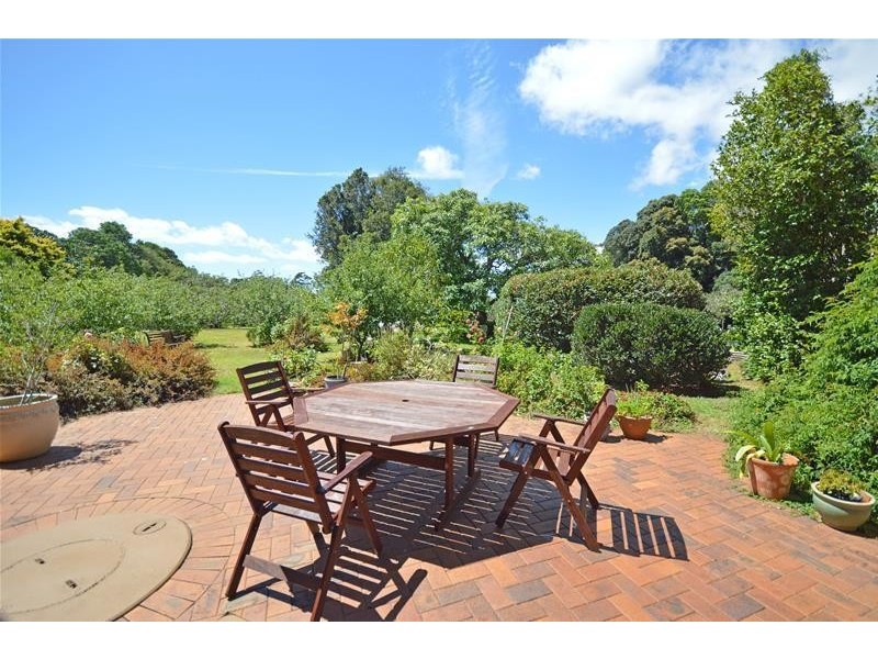 129 Curtis Road, Tamborine Mountain QLD 4272