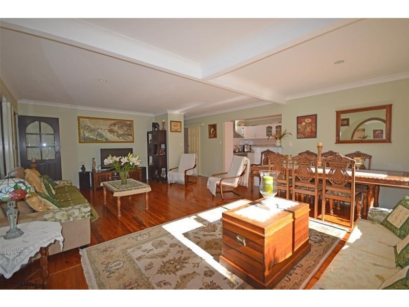 28 Stradbroke Avenue, Eagle Heights QLD 4271