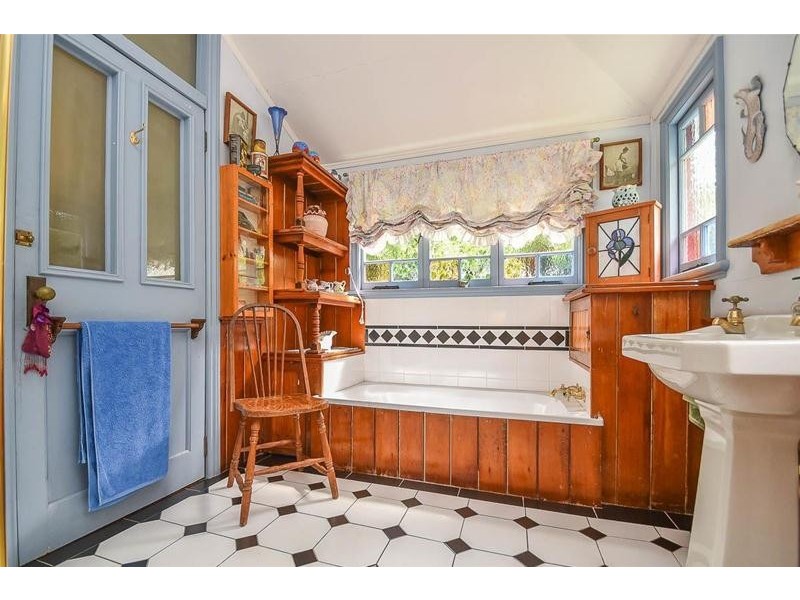 6-8 Madura Court, Tamborine Mountain QLD 4272