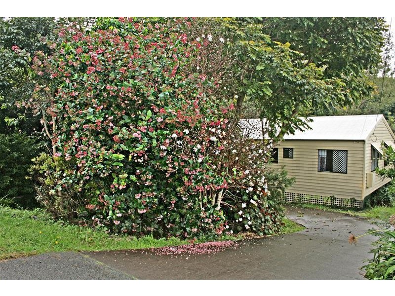 17 Stradbroke Av, Eagle Heights QLD 4271