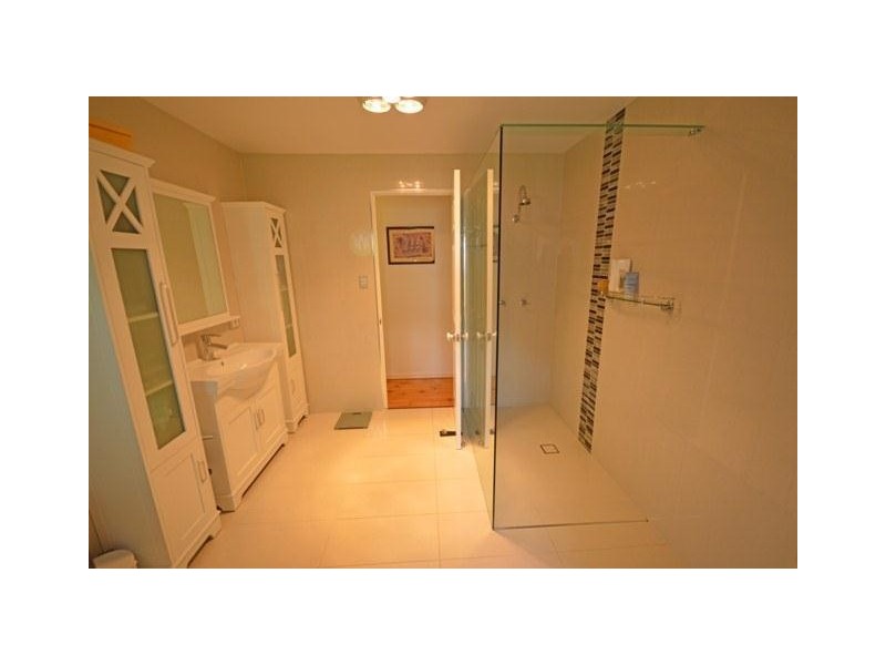 2-4 Meron Court, Tamborine Mountain QLD 4272