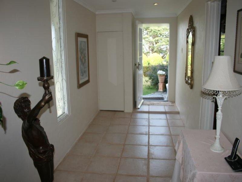 22 Cliff Way, Eagle Heights QLD 4271