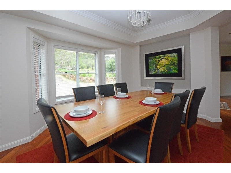 30 St Bernard Street, Tamborine Mountain QLD 4272