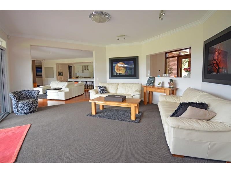 30 St Bernard Street, Tamborine Mountain QLD 4272