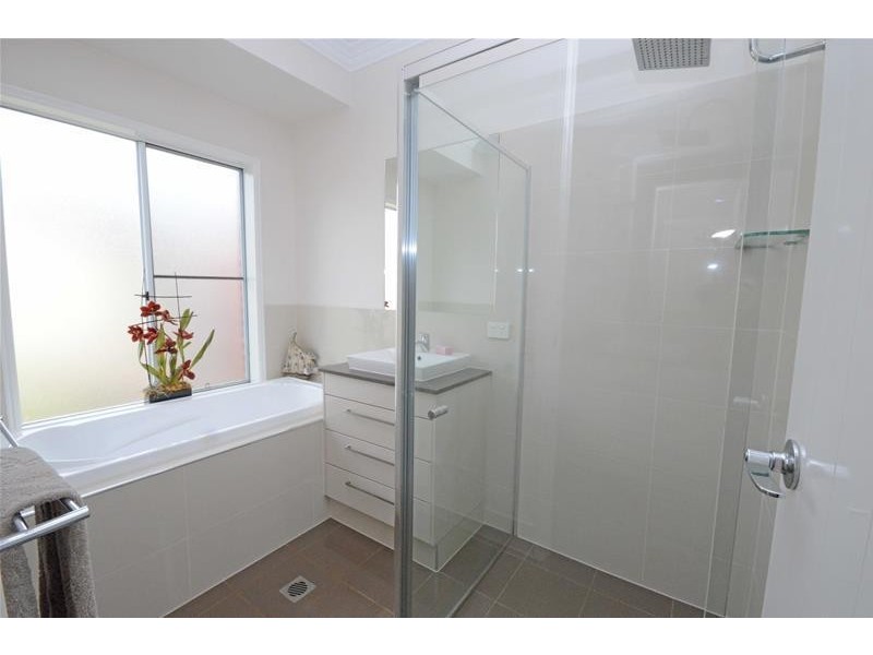 30 St Bernard Street, Tamborine Mountain QLD 4272