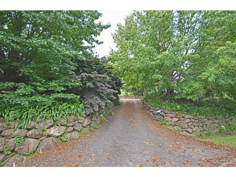 70 Pacific Parade, Tamborine Mountain QLD 4272