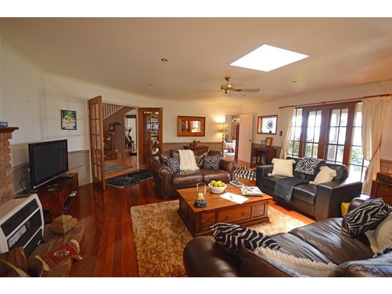 13 Paradise Drive, Tamborine Mountain QLD 4272