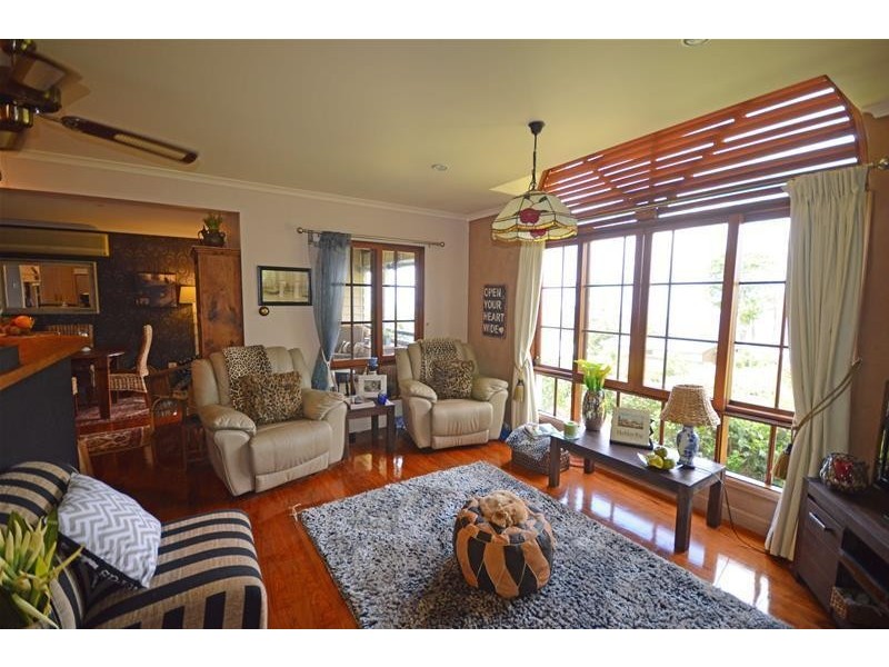 13 Paradise Drive, Tamborine Mountain QLD 4272