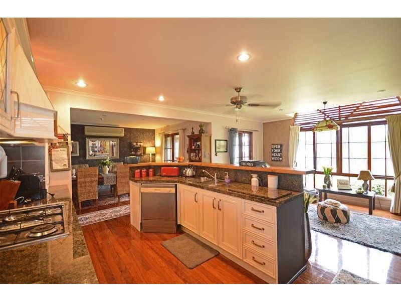 13 Paradise Drive, Tamborine Mountain QLD 4272