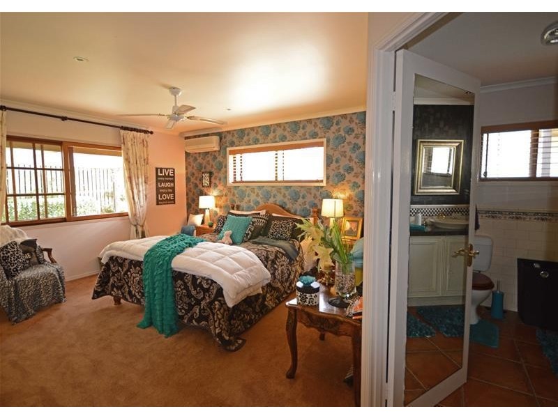 13 Paradise Drive, Tamborine Mountain QLD 4272