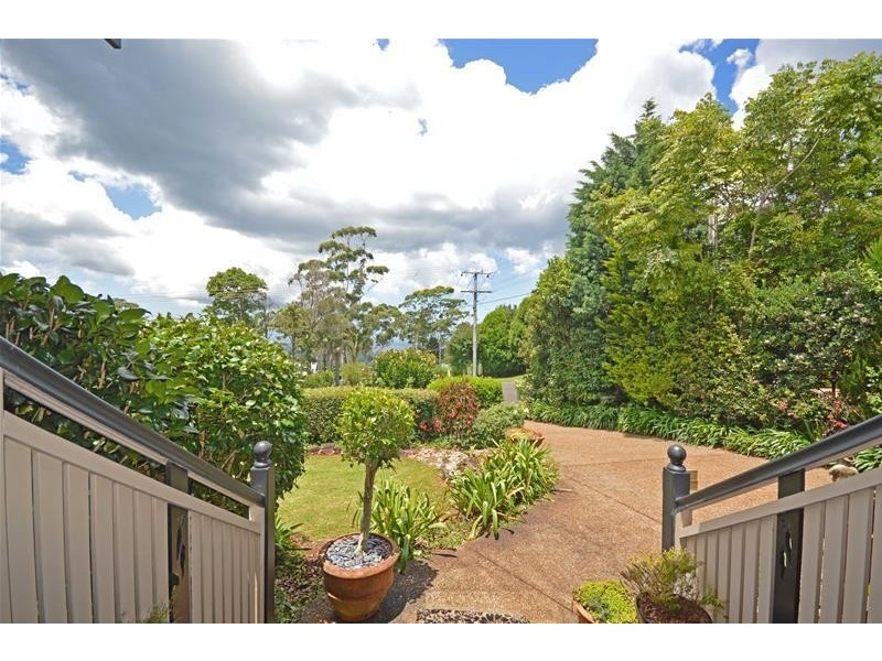 13 Paradise Drive, Tamborine Mountain QLD 4272