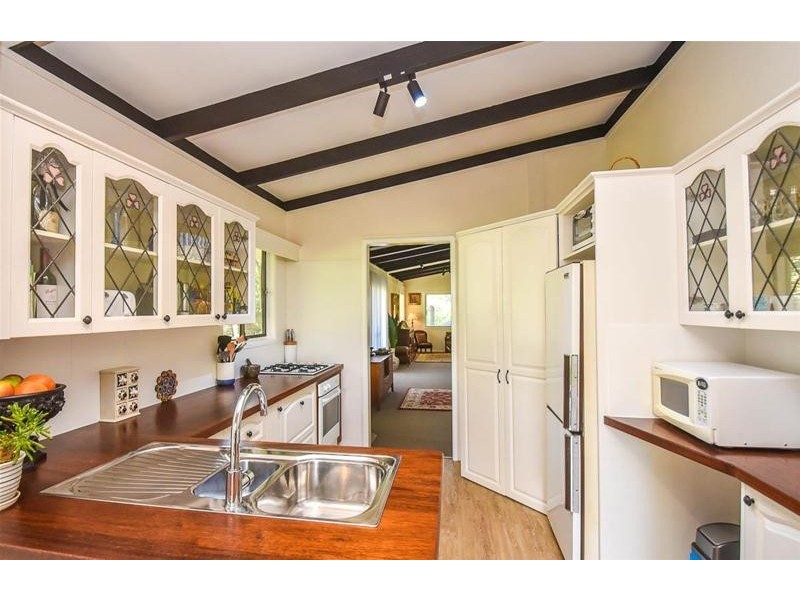 22 Beechmont Avenue, Tamborine Mountain QLD 4272