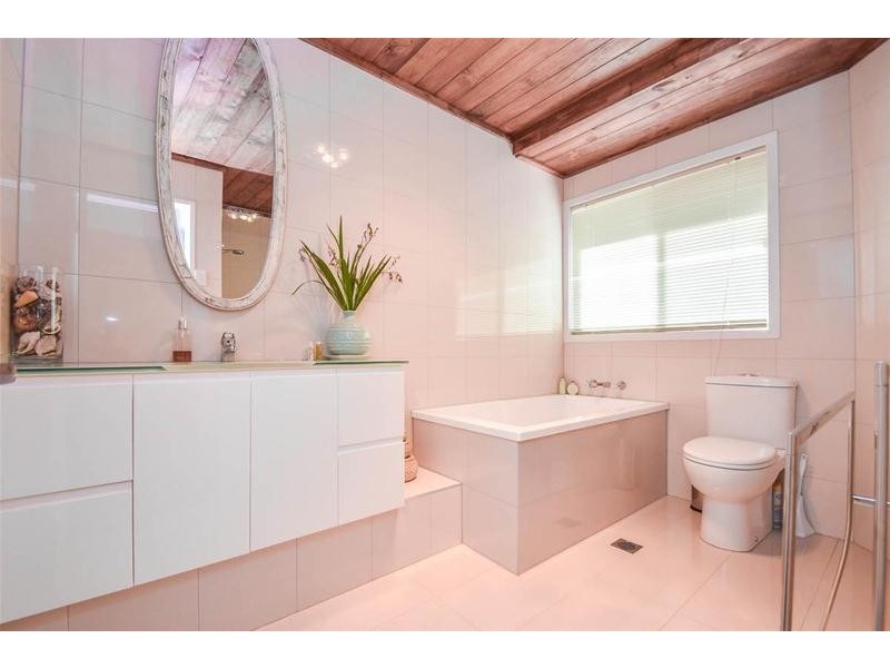 22 Beechmont Avenue, Tamborine Mountain QLD 4272