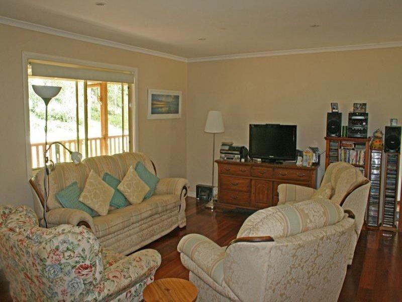 5 Contour Road, Eagle Heights QLD 4271