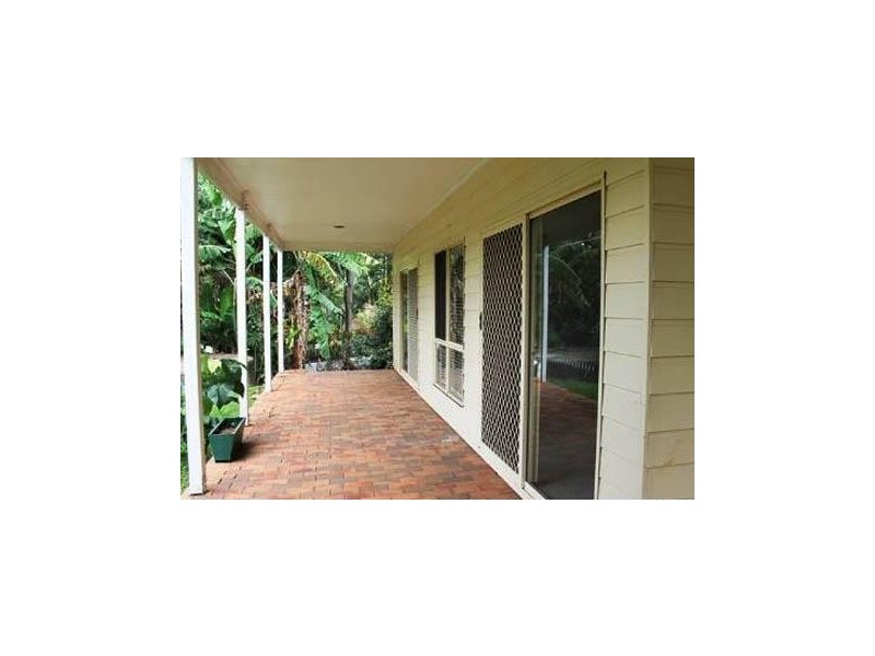 122 Kinabalu Drive, Tamborine Mountain QLD 4272