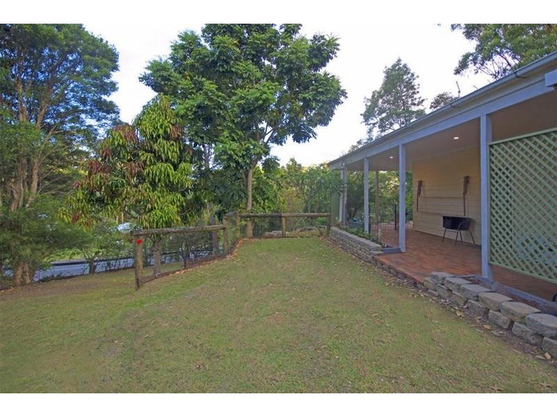 122 Kinabalu Drive, Tamborine Mountain QLD 4272