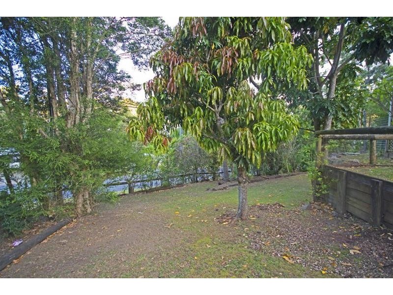 122 Kinabalu Drive, Tamborine Mountain QLD 4272