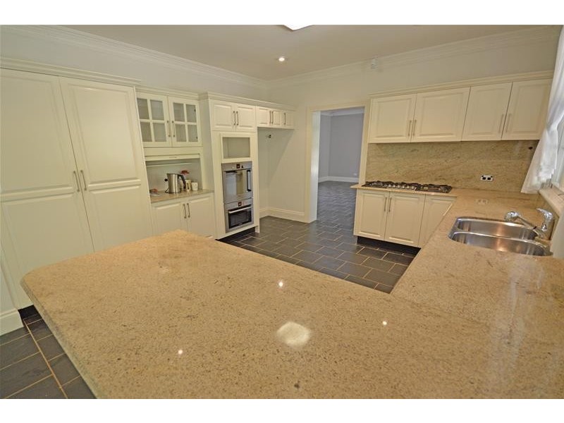 90 Main Western Road, Tamborine Mountain QLD 4272