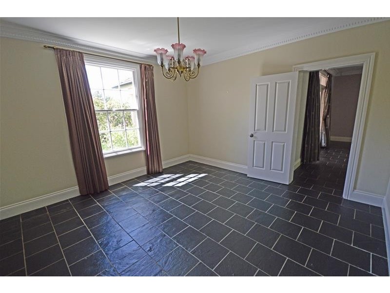 90 Main Western Road, Tamborine Mountain QLD 4272