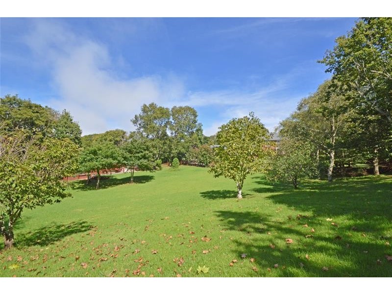 90 Main Western Road, Tamborine Mountain QLD 4272