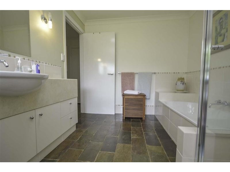 30 Ocean View Parade, Tamborine Mountain QLD 4272