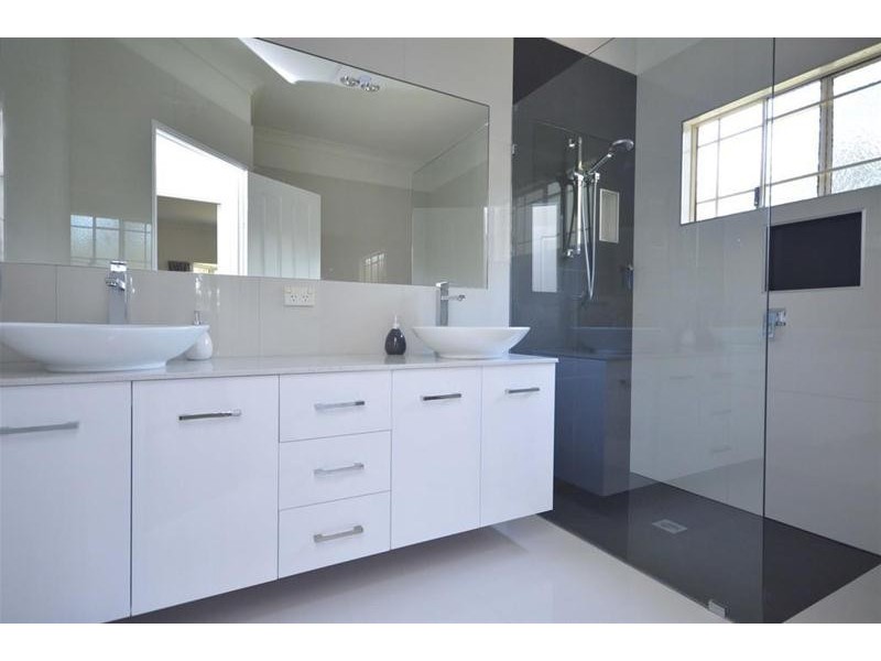 42 Wongawallan Road, Tamborine Mountain QLD 4272