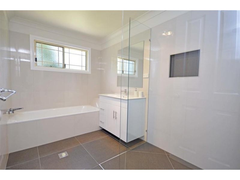 42 Wongawallan Road, Tamborine Mountain QLD 4272