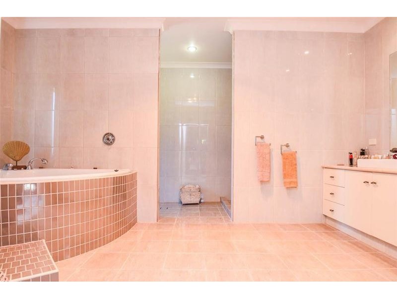 8-12 Fern Street, Tamborine Mountain QLD 4272