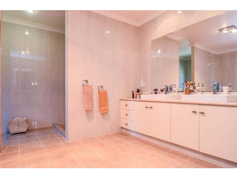 8-12 Fern Street, Tamborine Mountain QLD 4272