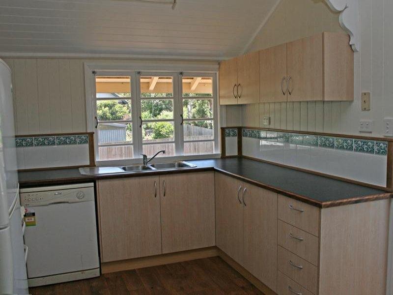 13 Beacon Road, North Tamborine QLD 4272