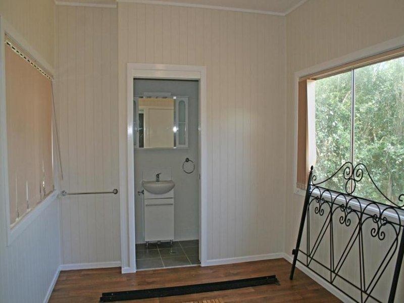 13 Beacon Road, North Tamborine QLD 4272