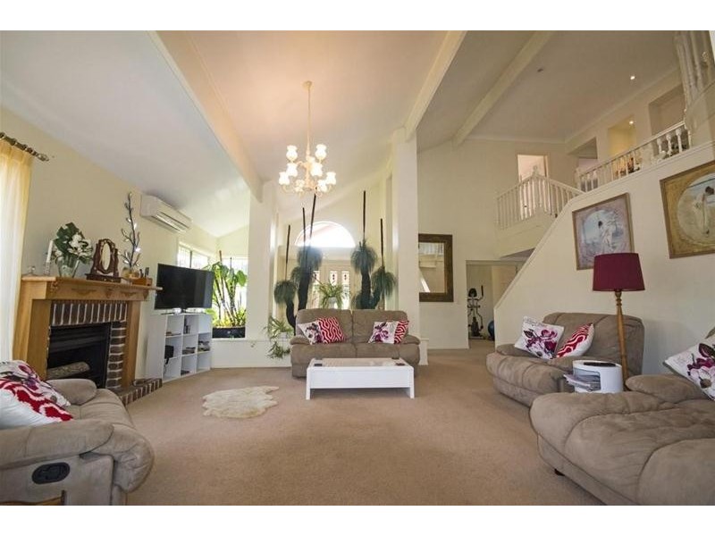 1 Tweed Heads Av, Tamborine Mountain QLD 4272