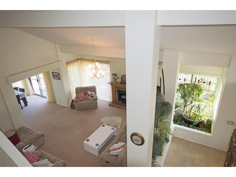 1 Tweed Heads Av, Tamborine Mountain QLD 4272