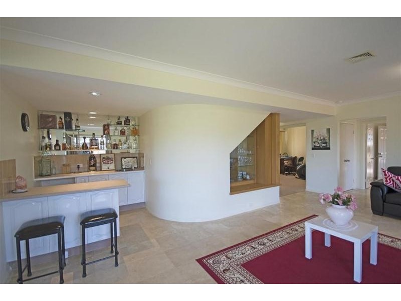 1 Tweed Heads Av, Tamborine Mountain QLD 4272