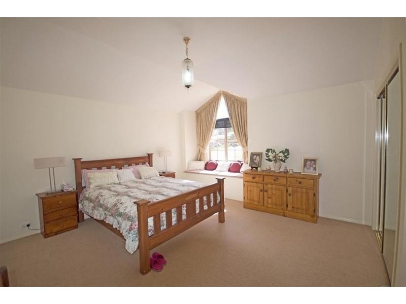 1 Tweed Heads Av, Tamborine Mountain QLD 4272