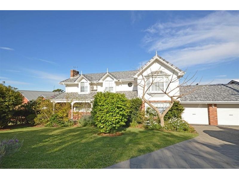 26 Paradise Drive, Tamborine Mountain QLD 4272