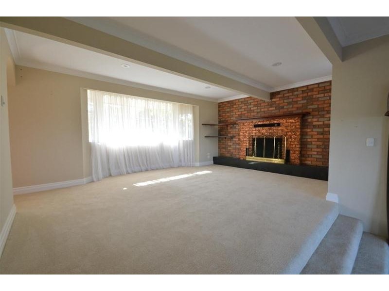 26 Paradise Drive, Tamborine Mountain QLD 4272