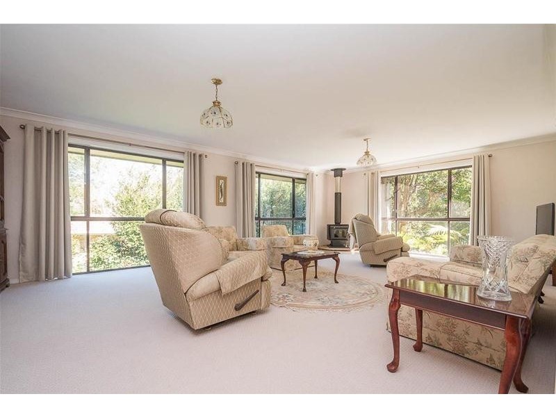 10 Winema Drive, Tamborine Mountain QLD 4272