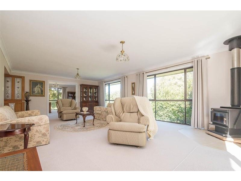 10 Winema Drive, Tamborine Mountain QLD 4272